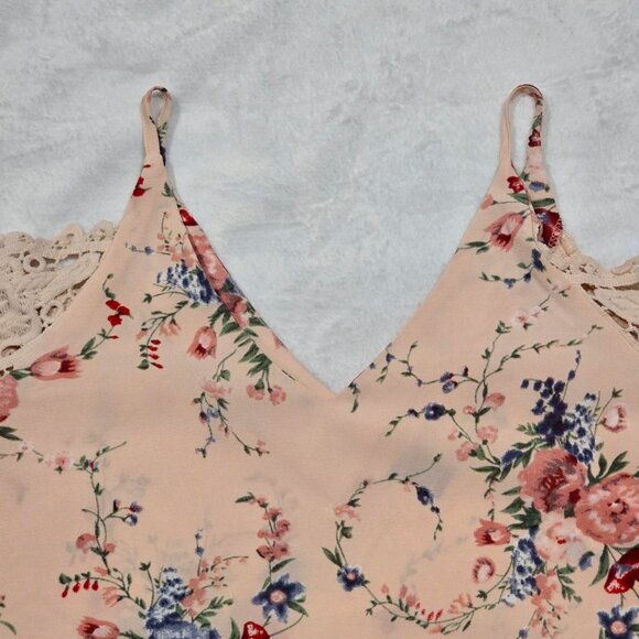 SheIn ✦ Floral Lace Cold Shoulder Top ✦ Light Pink Boho Bloom NWOT S (Fits M/L) - Picture 4 of 9